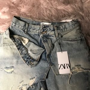 Mid-Rise ZW Straight Leg Jeans